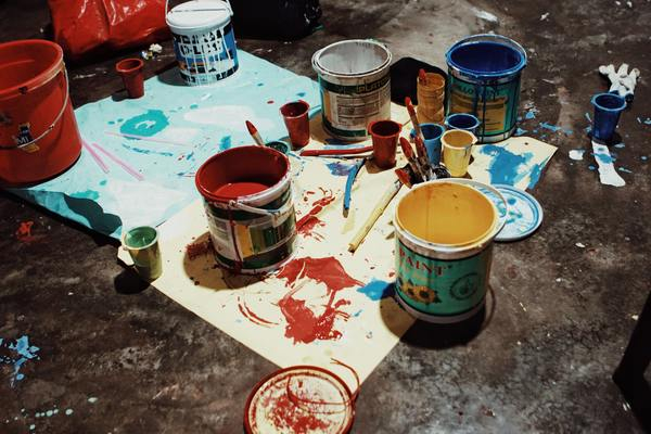 paint,art,tubs,yellow,red,blue,white,floor,spill,drip,design,artist,painter