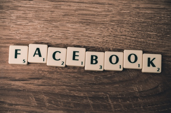 facebook,social media,marketing,business,scrabble,wood