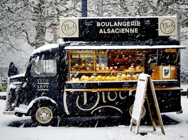 boulangerie,bread,truck,van,store,vintage,classic,retro,snow,winter,cold,bakery,baker,tree