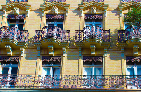 colorful,neoclassical,facade,toulouse,france,ironwork,windows,balcony,balconies