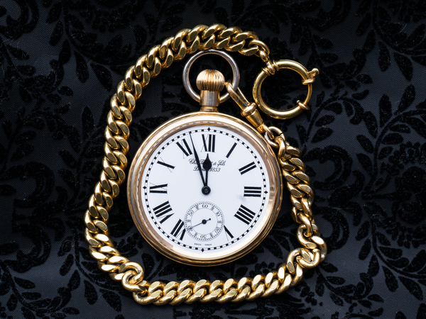cc0,c1,clock,pocket watch,gold,valuable,time,pointer,antique,nostalgia,time of,golden,clock face,time indicating,seconds,minutes,precious,black,free photos,royalty free