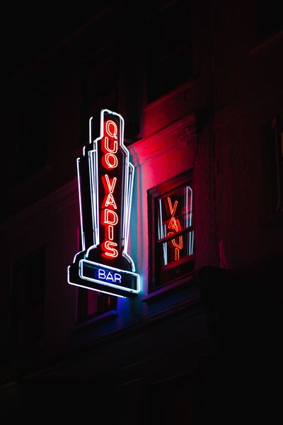 neon,light,sign,donker,cocktail,drink,travel,wooden,film,sign,building,light,neon,evening,bar,pub,architecture,reflection,window,glass,dark,free stock photos