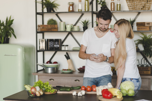 people,technology,house,man,kitchen,hair,home,beauty,smile,happy,couple,movie,smartphone,tech,electric,electronic,tomato,mushroom,female,together