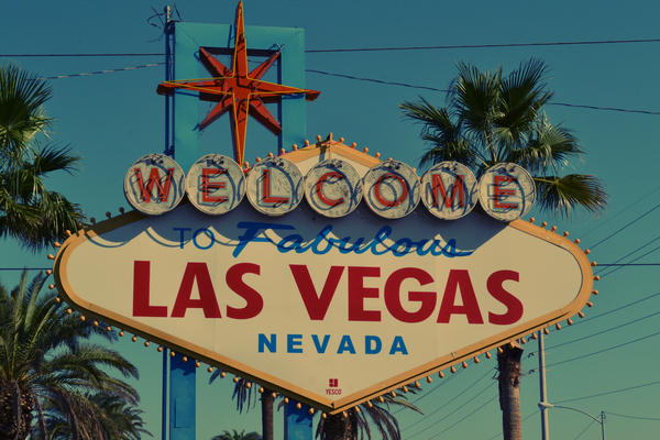 destination,landmark,Las Vegas,neon sign,sign,signage,symbol,tourism,travel,vacation,vintage,Free Stock Photo