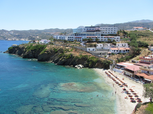 cc0,c1,beach,hotel,greece,parasols,holiday,blue,blue water,bathing,swim,free photos,royalty free