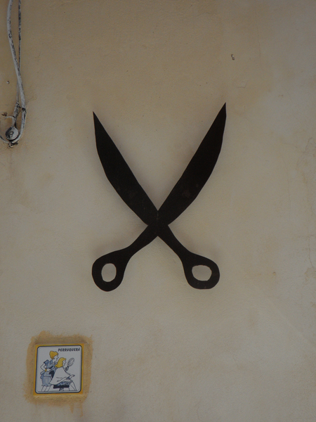 cc0,c1,hairdresser,symbol,scissors,note,wrought iron,hauswand,characters,shield,hair,hair cut,free photos,royalty free