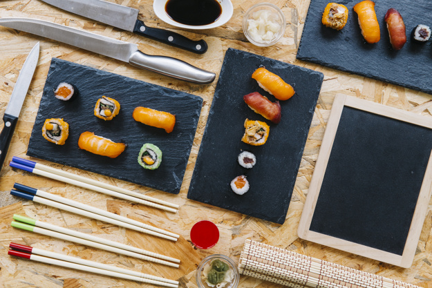 paper,table,blackboard,space,chalkboard,japanese,sushi,life,studio,wooden,lunch,wood table,traditional,knife,fresh,asian,meal,chopsticks,blank,delicious