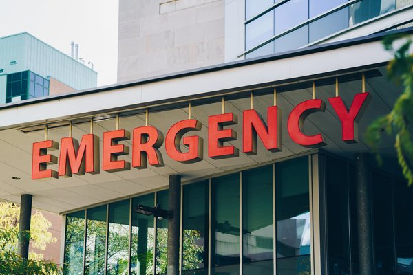  sign,neon,letters,hospital,buildings,emergency, medical center