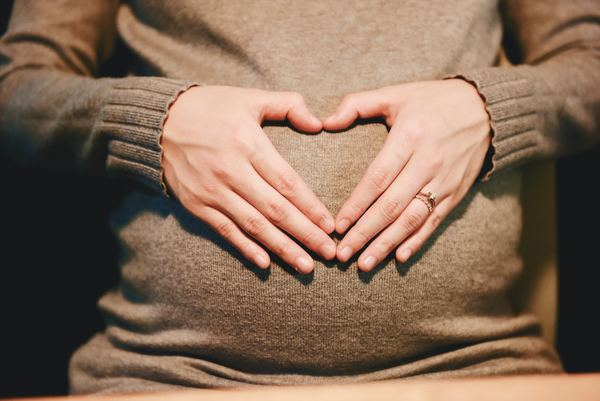 pregnancy,pregnant,mother,mother,woman,love,motherhood,woman,baby,pregnant,pregnancy,expecting,love,heart,hand heart,belly,baby bump,woman,baby,pregnant woman,hand