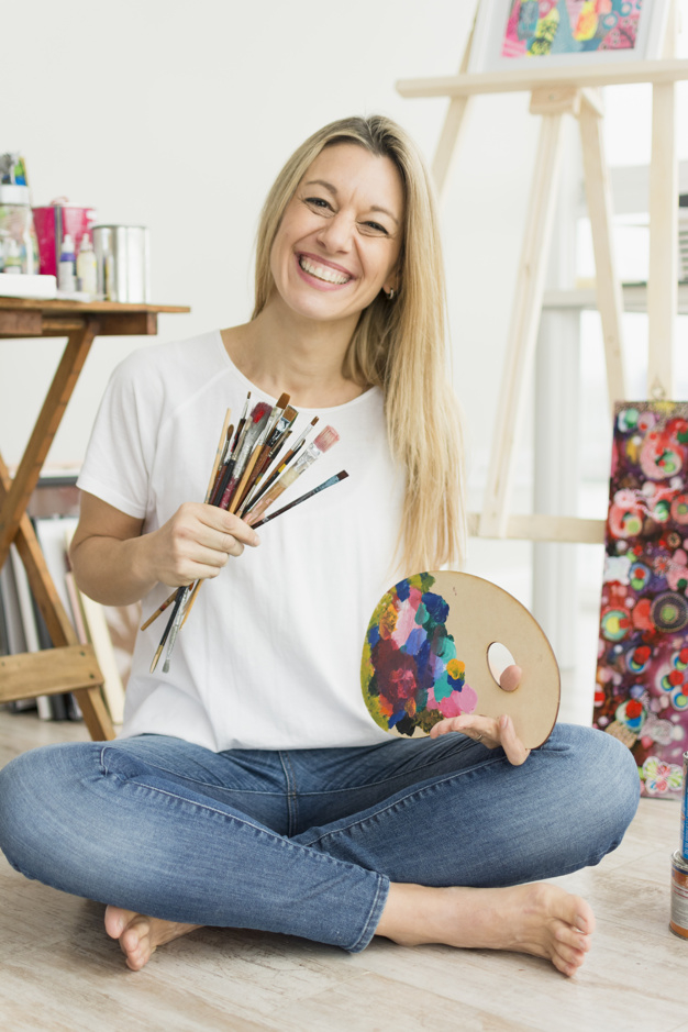 paint,brush,art,color,happy,pencil,creative,tools,paint brush,elements,painting,model,studio,creativity,paintbrush,draw,craft,female,brushes