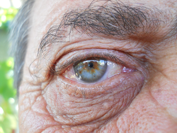 cc0,c1,eye,blue,gene,coloring,beauty,old,age,old age,iris,wrinkles,time,sadness,free photos,royalty free