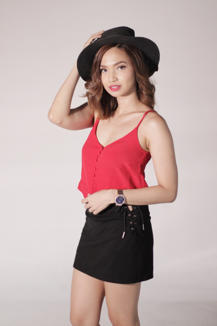 attractive,beautiful,beauty,cute,elegance,elegant,facial expression,fashionable,glamour,hat,looking,pose,pretty,sexy,skin,skirt,stylish,trendy,wear,woman
