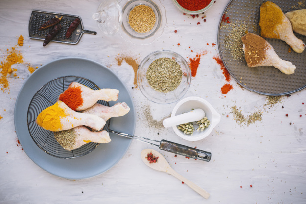 menu,chicken,cooking,plate,dinner,gray,life,studio,lunch,spices,recipe,pepper,meal,gourmet,legs,delicious,set,cuisine,shot,protein