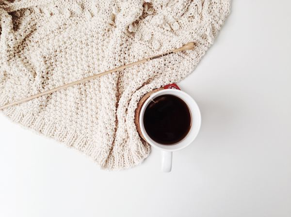 tea,cup,coffee,outro,white,woman,cafe,tea,coffee,coffee,cup,drink,sweater,black coffee,topdown,mug,free pictures