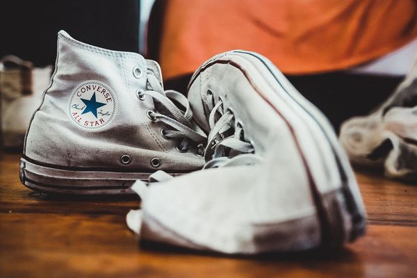 shoe,fashion,leather,make up,makeup,beauty,america,light,usa,all star,converse,shoes,white shoes,worn out,old shoes,old shoe,shoe,public domain images