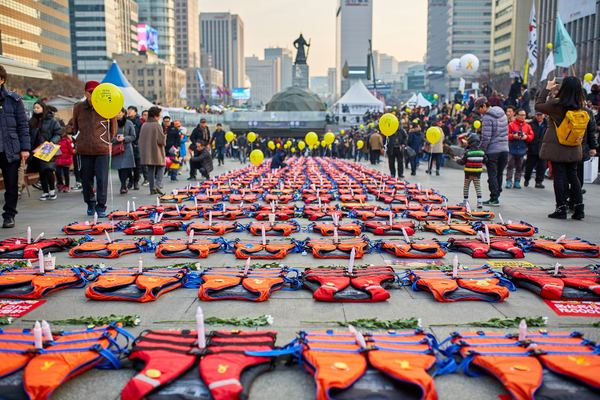 commandment,man,woman,crowd,concert,light,rise,protest,march,memorial,life jacket,protest,candle,march,balloon,memory,street,city,urban,crowd,audience,free pictures