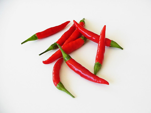 pepper,peppers,hot,spicy,spice,food,seasoning,chili,burning,heat,capsaicin,edible,garden,produce,red,green,homegrown,ingredient,ingredients
