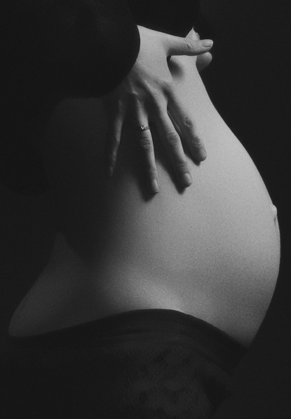 belly,black and white,bump,expectant,expecting,maternity,pregnancy,pregnant,sexy,stomach,woman