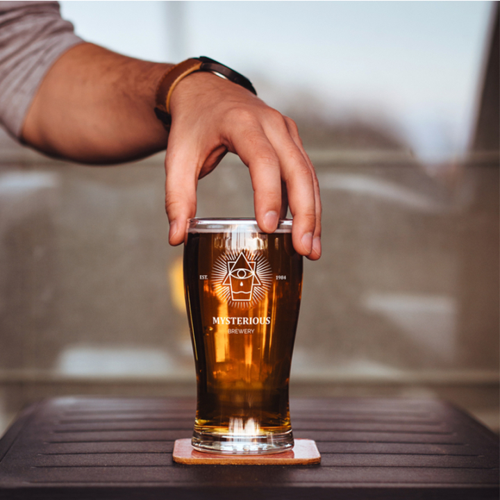 mockup,beer,beer glass,hand