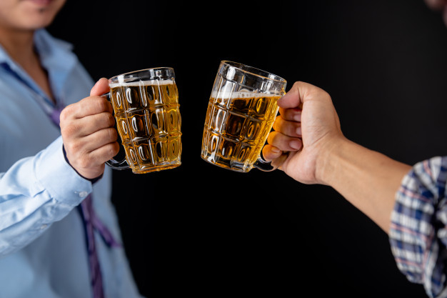 Cropped Close Two Men Clinking Beer Glasses Together Celebrating Beer Stock  Photo by ©zeroteam13@gmail.com 244523860