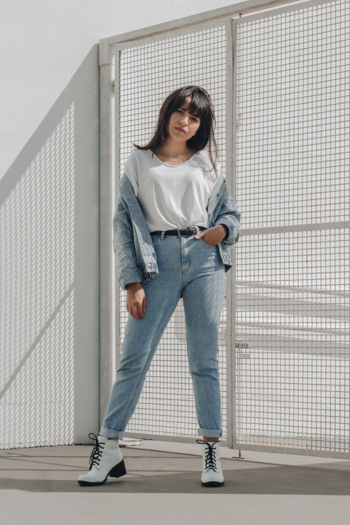5 of the Most Trendy Ways to Wear Ripped Jeans - Pose & Repeat