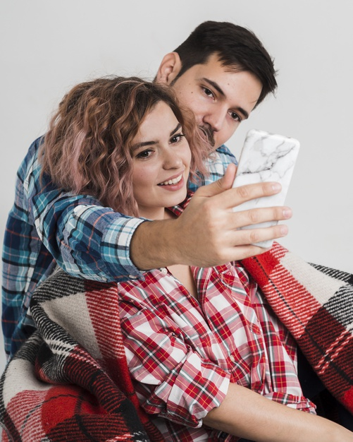 40 Best Selfie Poses For Couples – Buzz16 | Couples, Selfie poses, Cute  couples photos