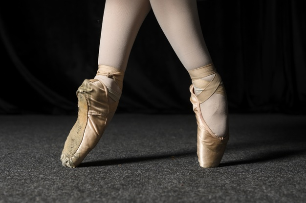 performance dance,pointe shoes,pointe,side view,tights,posing,close up,pose,side,horizontal,close,artistic,performance,feet,ballerina,up,view,dancer,female,ballet,shoes,dance,woman