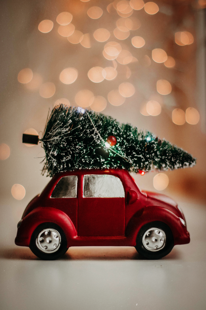 beautiful,blur,bokeh,car,christmas,christmas tree,color,concept,design,focus,light,model,red car,shining,toy car,travel,tree