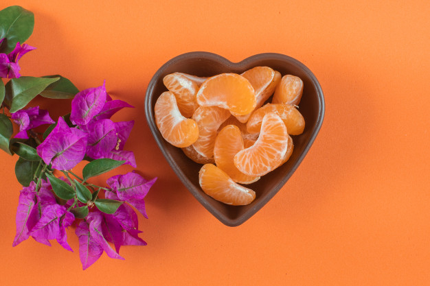 mandarin orange plant,satsuma mandarin,satsuma,healthful,ripe,near,mandarin,fresh,diet,plate,natural,plant,fruits,orange,leaves,heart,food,flower