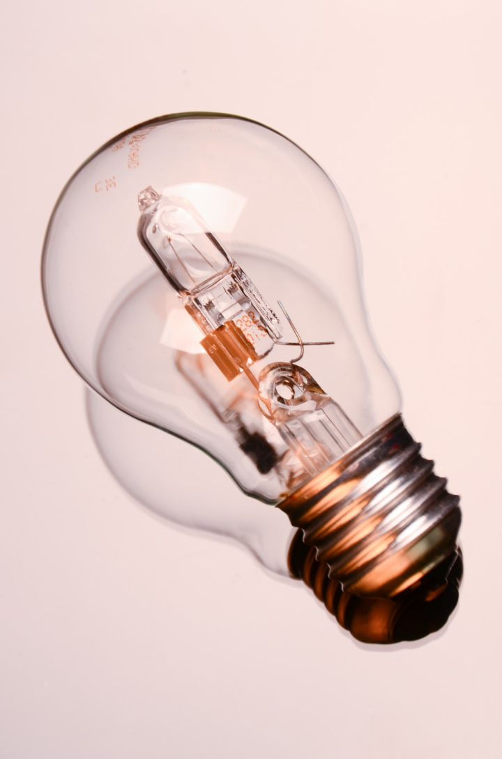 bulb,close-up,electricity,energy,filament,glass,glass items,incandescent,light bulb,lightbulb,object,power,simple,transparent,tungsten,watt