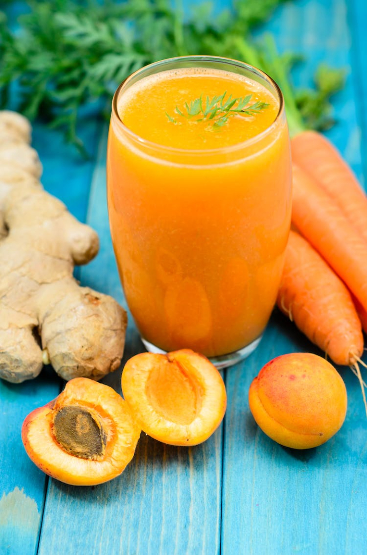 apricot,beverage,blend,blended,breakfast,carrot,cocktail,delicious,diet,drink,fresh,freshness,fruit,healthy,juice,mix,napkin,organic,protein shake,refreshing,refreshment,smoothie,vegetable,vegetarian