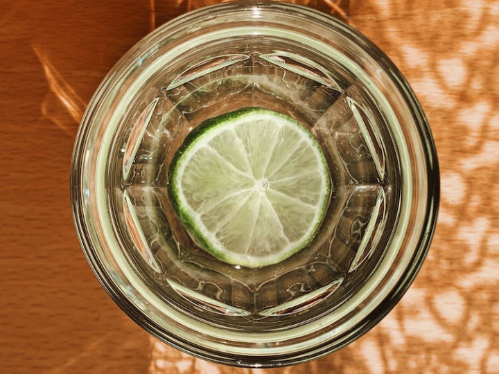 beverage,bright,citrus,close-up,cocktail,cold,cool,delicious,drink,drinking glass,fresh,fruit,glass,h2o,healthy,juice,lime,liquid,refreshing,retro,summer,tasty,top view,tropical,water