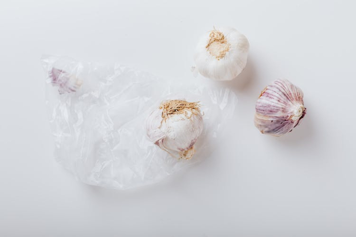 bulbs,close-up,cloves,color,cook,cooking,delicious,flatlay,flavorful,flora,flower,food,food photography,fresh,garlic,grow,health,healthy,herbal,ingredient,natural medicine,nutrition,plant,spice,still life,tasty,vegetable