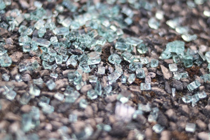 broken,close-up,glass,macro,pieces,rocks,rough,shattered,texture