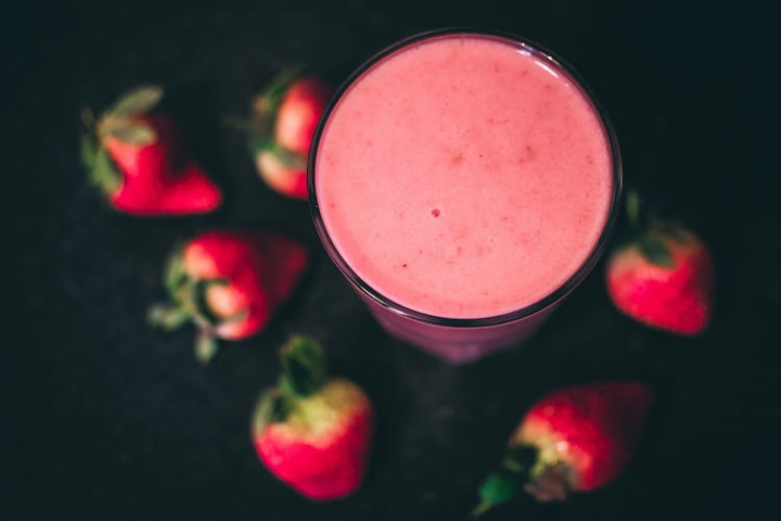 beverage,blur,cold,delicious,drink,food,fresh,freshness,from above,fruits,glass,healthy,juice,protein shake,refreshment,shake,smoothie,strawberries,sweet,yummy