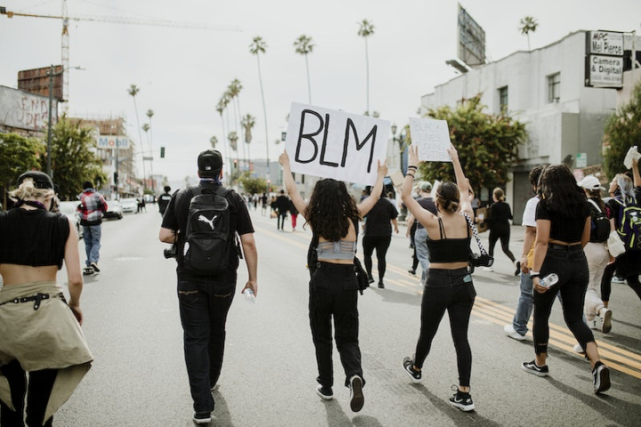 protest,black lives matter,blm,people walking,violence against woman,woman,women’s rights,walking street,women protest,blm protest,america,human rights,rawpixel