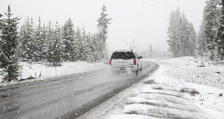 car,snow car,winter road,automobile,snow,winter car,car road,snow road,road,ice road,winter,frozen,rawpixel