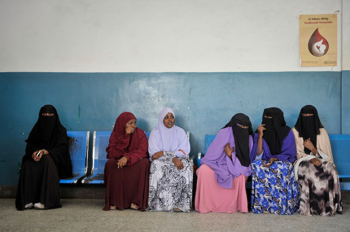 muslim women,refugee,somalia,woman,medical care africa,africa,muslim,hijab student,country,healthcare,hiv,hijab,rawpixel