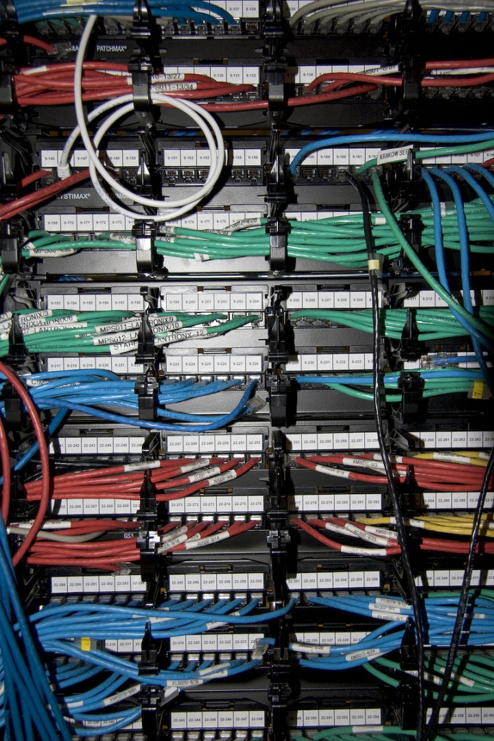 connection,cable,it works,server,computer,technology,computer wiring,green technology,electronic it,wire cable,it networking,wire work,rawpixel