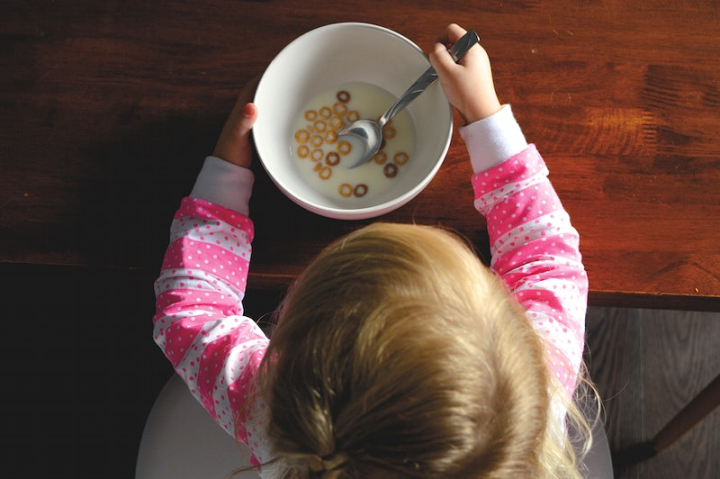 kid food,cereal,cereal kid,public domain children,stock food,cc0,creative commons,creative commons 0,food,free,free image,free photo,rawpixel