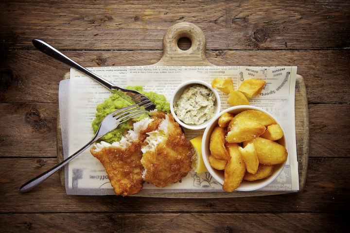 fish,fish and chips,food,restaurant food,meal,menu,table,chips,lunch,fish chips,fish food,public domain eat,rawpixel