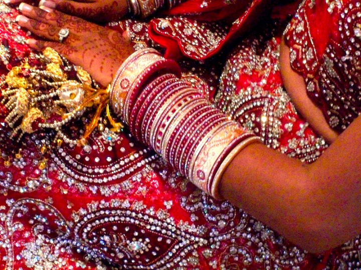 india,indian wedding images,wedding,indian wedding,bangles,indian traditional fashion,wedding india,indian bride,person photo,hindu,indian,indian fashion,rawpixel