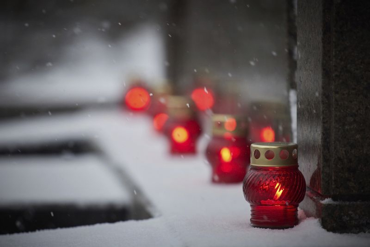 light,public domain,red,photo,snow,free,candle,photography,image,cc0,outdoors,creative commons 0,rawpixel
