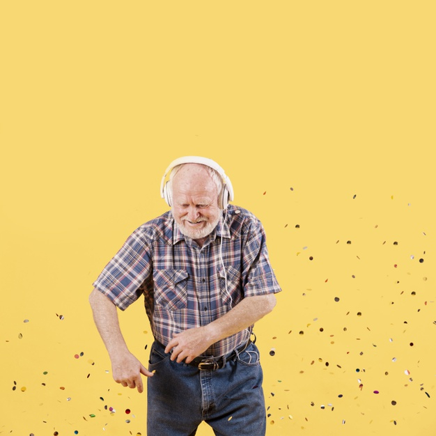 high angle,copy space,having,aged,songs,casual,excited,high,elder,indoor,copy,playing,angle,listening,senior,listen,male,elderly,lifestyle,portrait,happiness,headphones,fun,confetti,dance,space,home,man,music