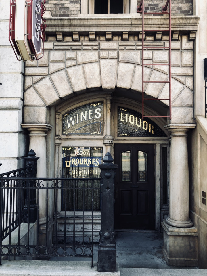 arch,architecture,building,city,daylight,door,doorway,entrance,exterior,facade,front,gate,liquor store,rustic,sell,store,tourism,town,urban,vintage,wall