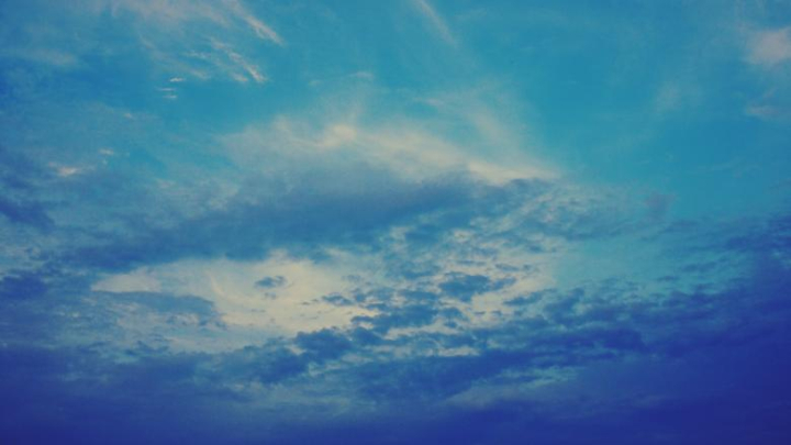 sky,cloud,cloudy,nature,blue,netstockvault