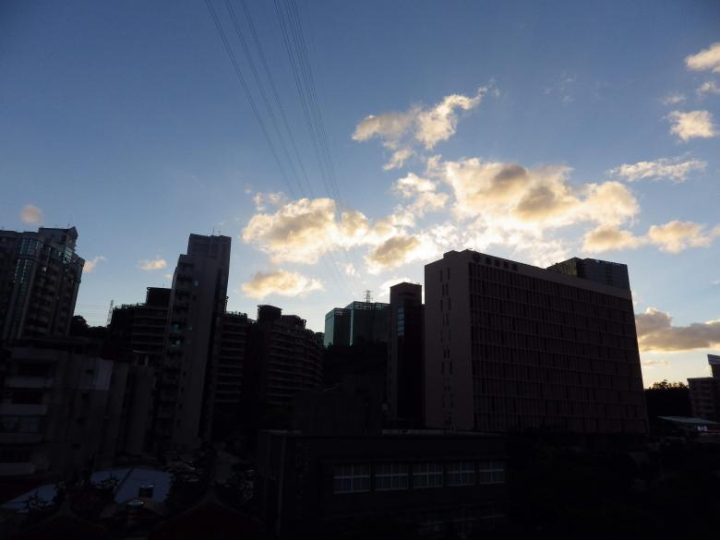 sky,sunset,clouds,city,buildings,blue,dark,netstockvault