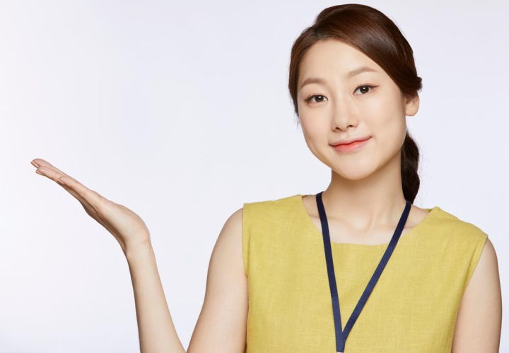 person,portrait,portraits,alone,one man,one person,asian,korean person,foreigner,caucasian,twenty,30,thirty,female,lady,woman,young female,youthful,business,business woman,female business person,career woman,a businesswoman,ol,businessperson,employee,office worker,officeworker,administrator,administrative post,work,labor,dispatch,temporary staff,finding employment,job hunting,job change,recruit,meeting,meetings,a meeting,assembly room,committee room,conference room,meeting room,company,corporate,corporation,office,offices,office building,office-building,pretty,beautiful,clean,sexy,casual,casuals,grinning,smile,smiling,smilling,face,facial,facial expression,camera gaze,introduction,guidance,recommendation,recommended,pose,posing,poses,one piece,white background,pankr,panasian,asia,xframe