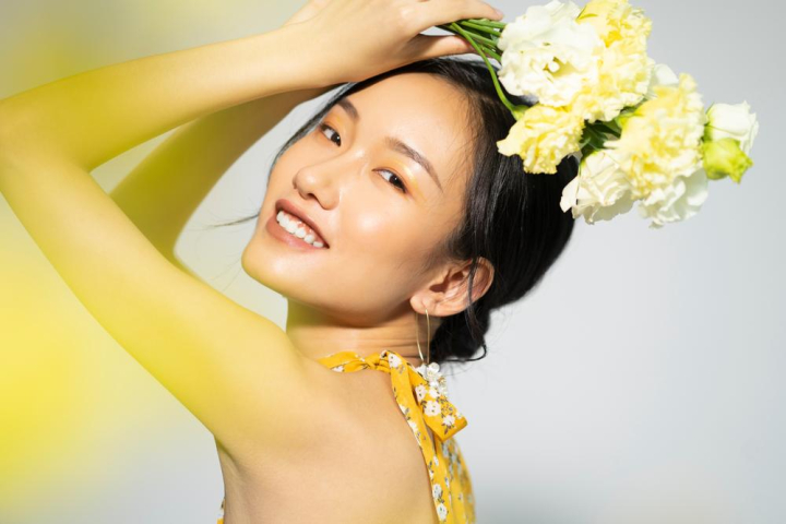 adult,aroma,attractive,background,beautiful,beauty,body,bright,care,asian,clean,cosmetics,cute,face,fashion,female,floral,flower,fresh,girl,hair,happy,blossom,shoulder,lady,makeup,model,natural,nature,person,yellow,portrait,posing,pretty,plant,bouquet,toothy,skin,smile,white,spring,studio,femininity,wellness,eyes,woman,young,looking,holding,20s,xframe