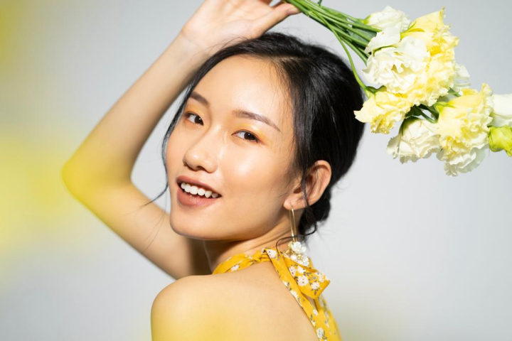 adult,aroma,attractive,background,beautiful,beauty,body,bright,care,asian,clean,cosmetics,cute,face,fashion,female,floral,flower,fresh,girl,hair,happy,blossom,shoulder,lady,makeup,model,natural,nature,people,person,yellow,portrait,pretty,plant,bouquet,toothy,skin,smile,white,spring,studio,femininity,wellness,eyes,woman,young,looking,holding,20s,xframe